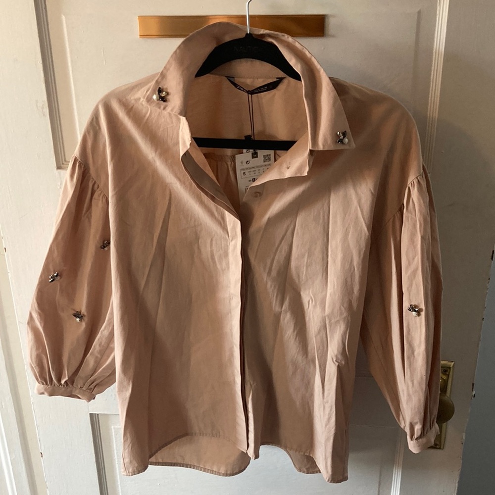 NWT Zara Button Up loose top with puff sleeves size S